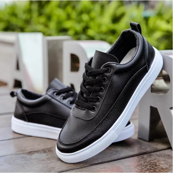 Sepatu Sneakers Pria Casual polos ds 16