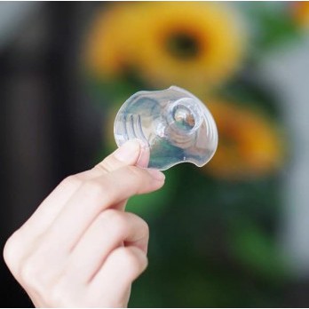 LITTLE BABY Silicone NIPPLE SHIELD isi 2 Pcs - Pelindung Puting Silikon + Case