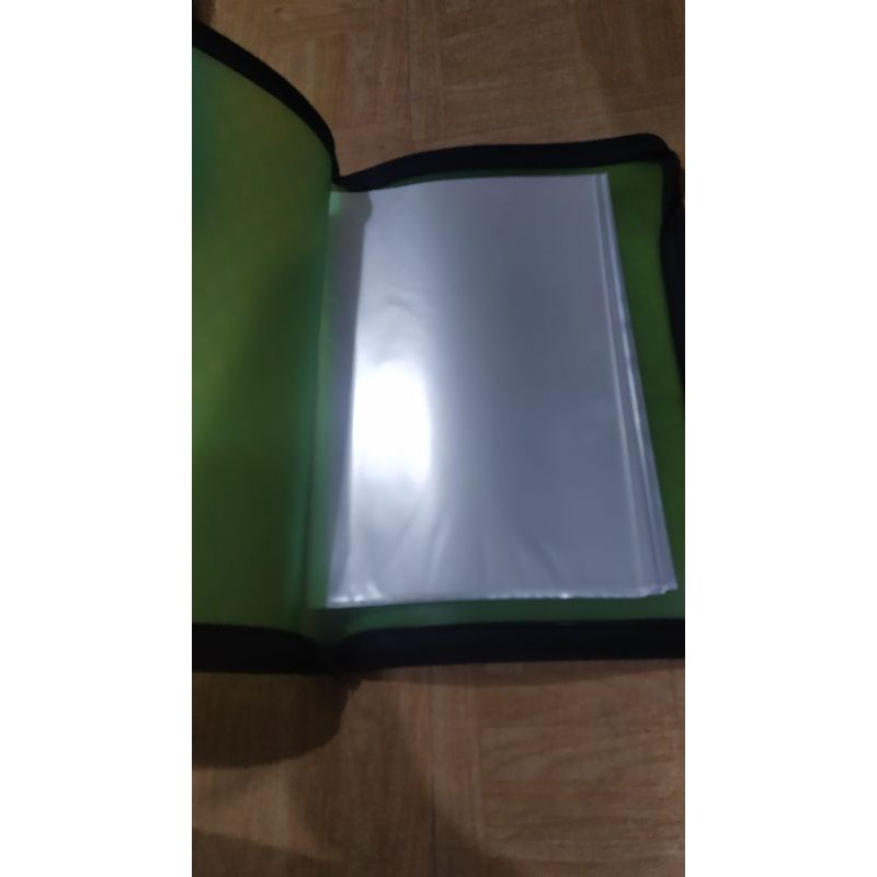 

Display book+Zipper V-TEC R-602/40 folio M isi 40 lembar (harga satuan)