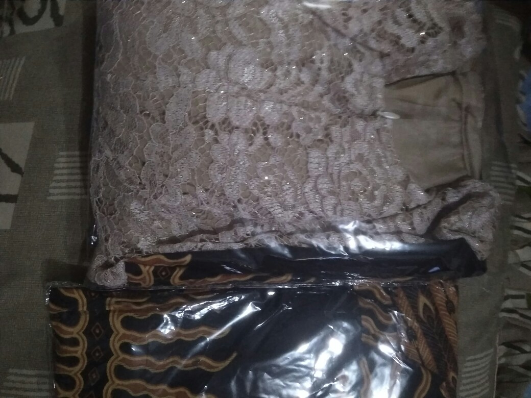 Batik Couple 2595 Kebaya Brokat Brukat Modern Batik Modern