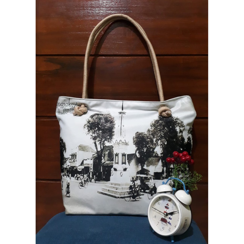 TAS TOTE SLEMPANG WANITA TALI SUMBU PRINTING MOTIF JOGJA UKURAN 35X43 / OLEH-OLEH JOGJA