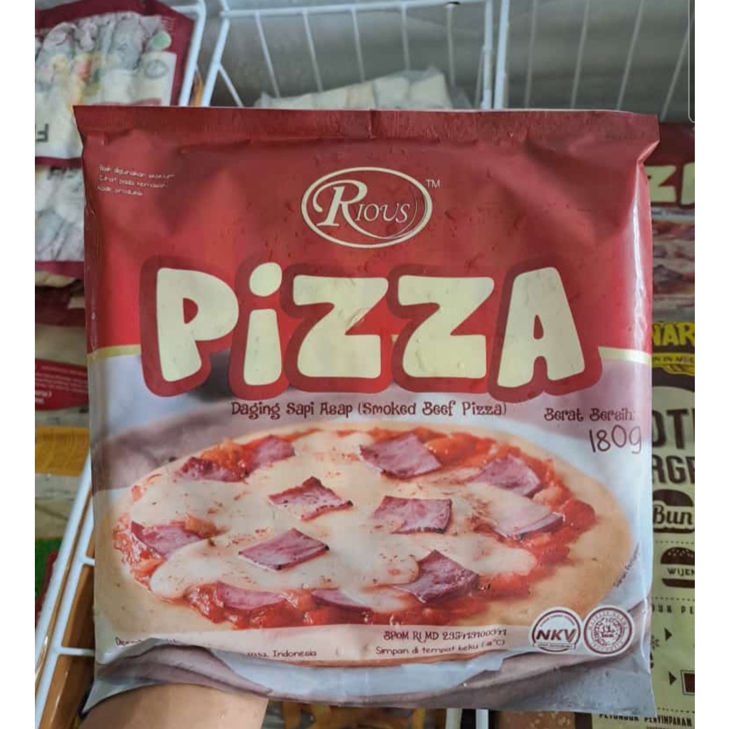 

Riouz pizza riouz daging sapi asap smooked beef pizza 180 gram frozen food