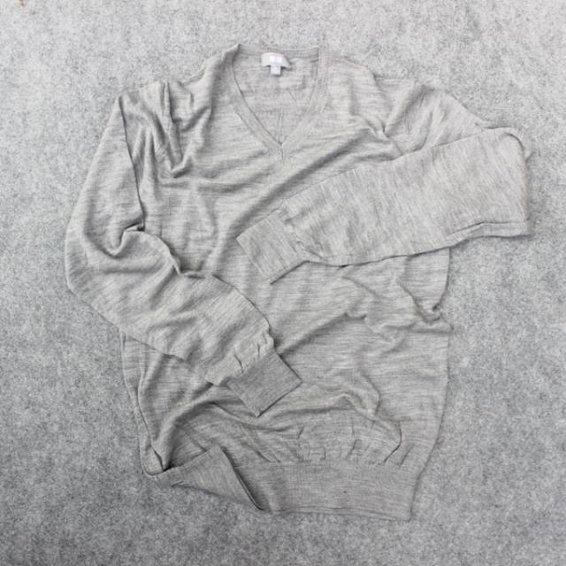Sweater Uniqlo V-Neck Light Grey Laris Murah