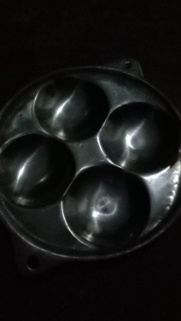 Cetakan Serbaguna 4 Lubang / Cetakan  Kue Cubit, Lumpur, Apem Free Sutil