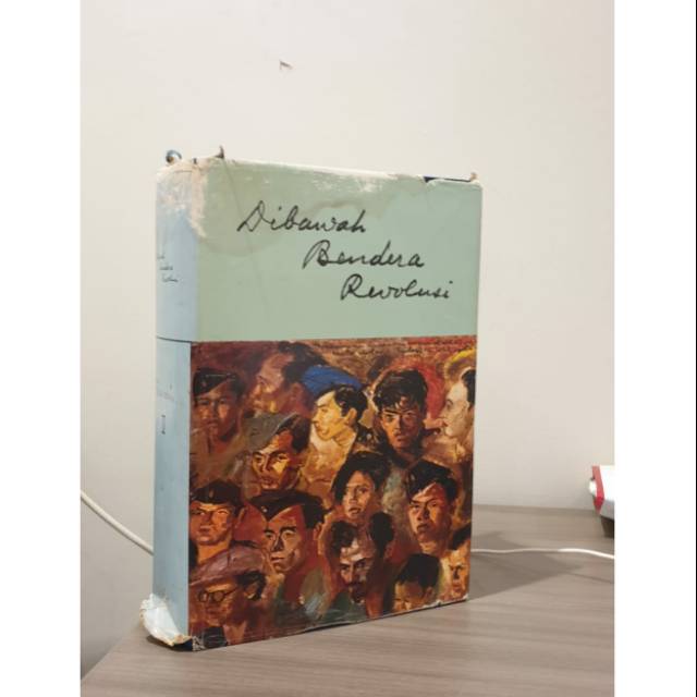 PRELOVED Buku Di bawah Bendera Revolusi Jilid I & II oleh Ir. Soekarno tahun 1965