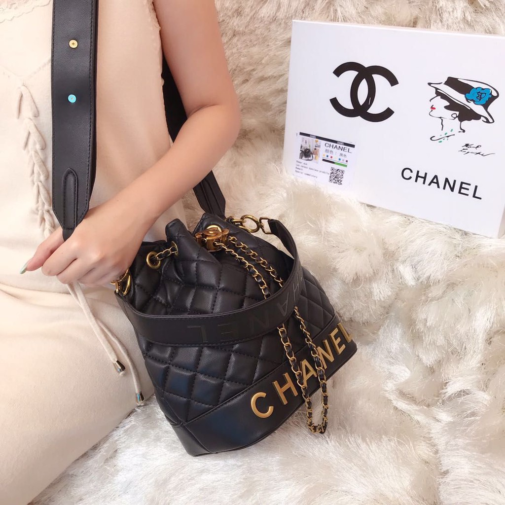 Tas  Serut Chanel Chevron Bucket Bag