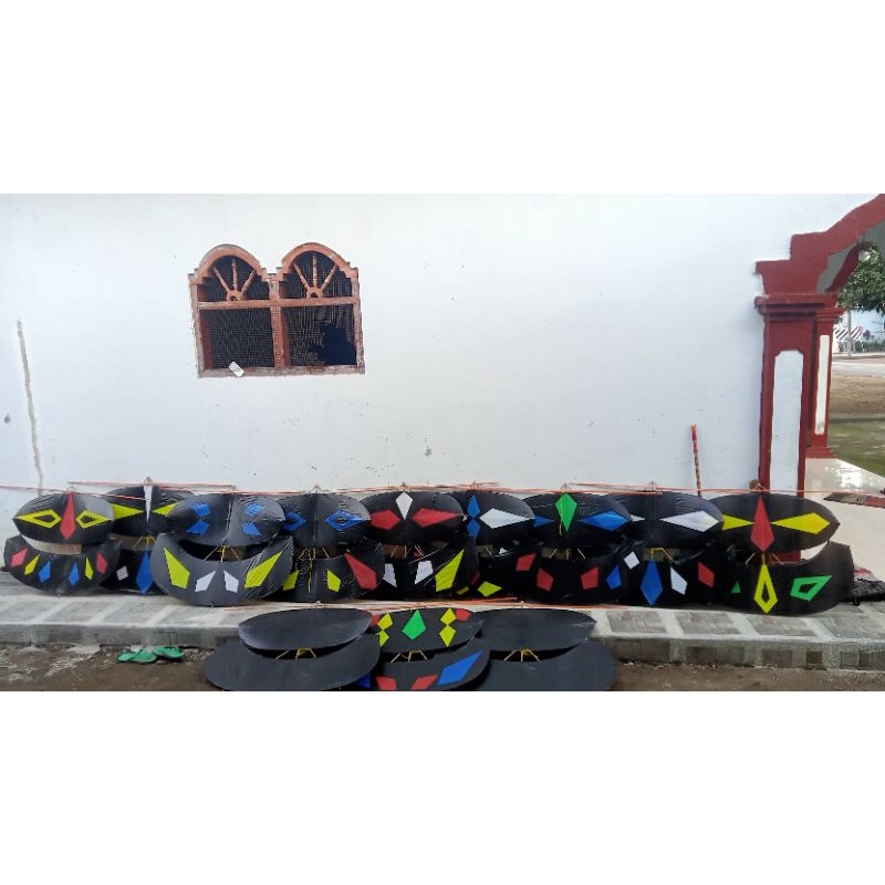 layangan motip (bapangan/gapangan)