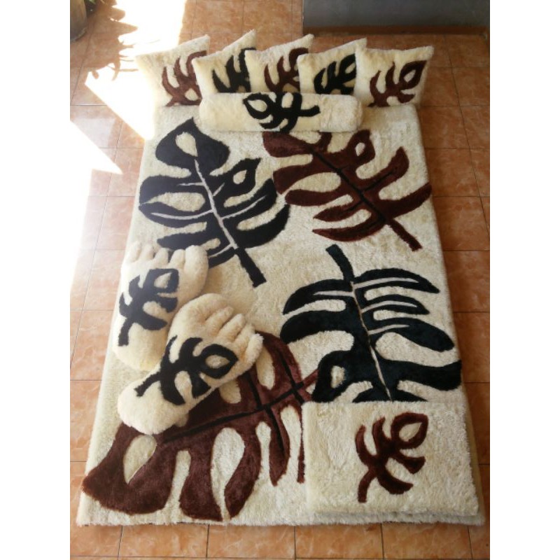 karpet busa motif daun monstera