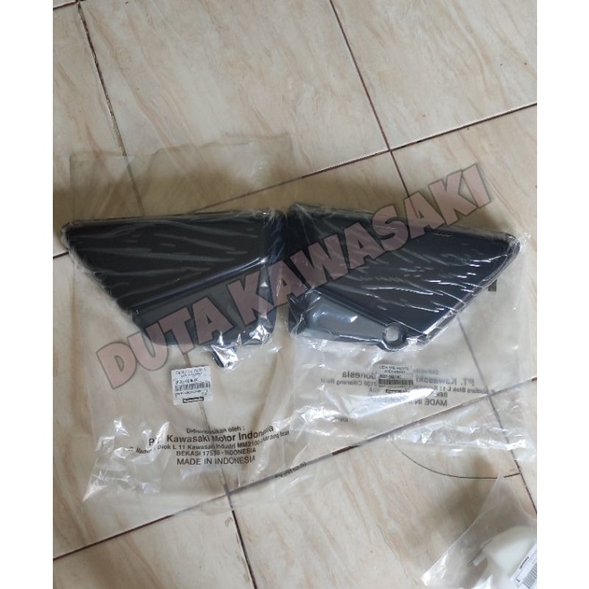 COVER BOK AKI COVER AKI KAWASAKI W175TR W 175 TR HITAM ORIGINAL