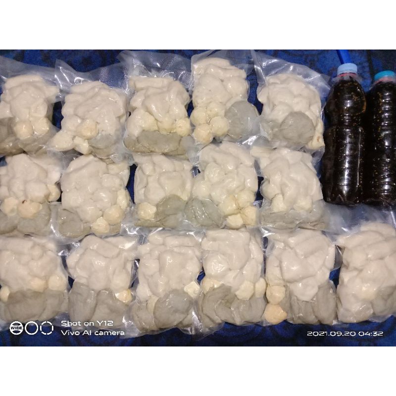 

PEMPEK PALEMBANG PERPAKET 25pcs+cuko