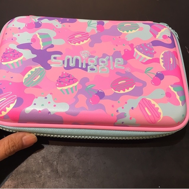 

Pencil case smiggle ORI