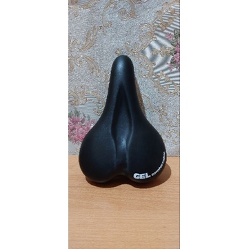 sadel sepeda united gel