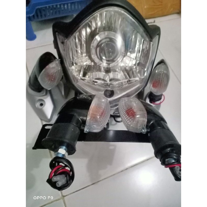 Paket Ganteng Hedlamp Vixion Old Projie Runing Breket Lampu Plus Sen 4 Pic Depan Belakang