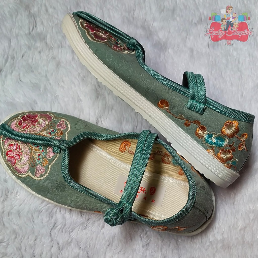 [BIG SALE] Fashion Wanita: Sepatu Loafer Flat Casual Bahan Kanvas Gaya China dengan Strap dan Bordir