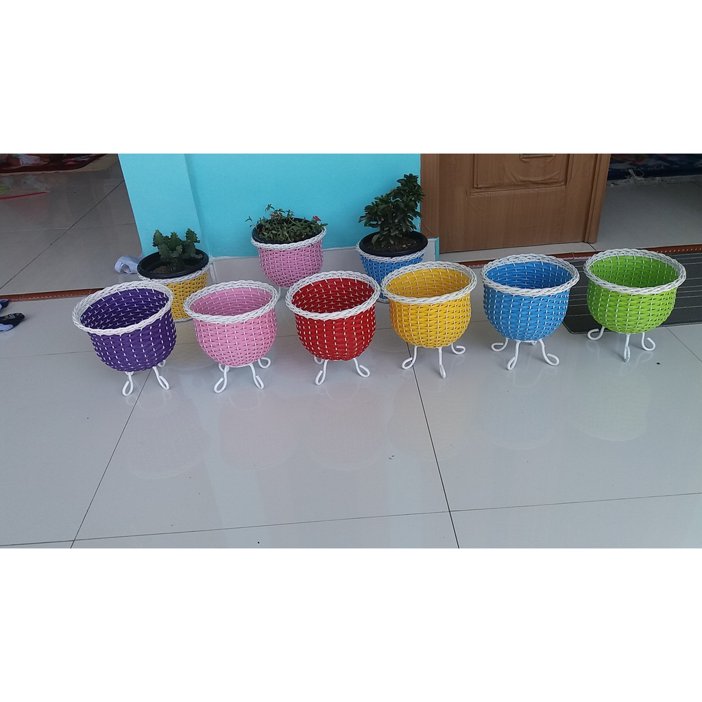 Pot Bunga Kaki Rotan diameter 17cm
