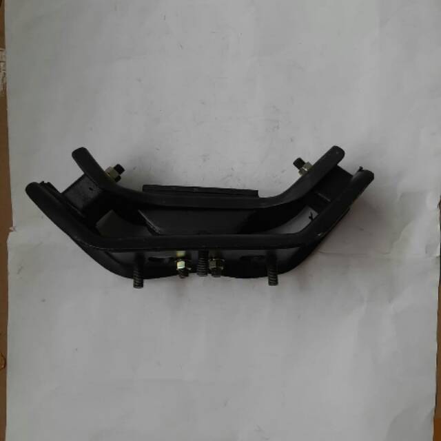 Transmisi mounting ford everest tdci