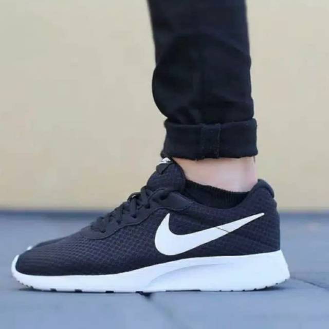 SEPATU SNEAKERS PRIA / COWOK / CASUAL NIKE TANJUN "BLACK/WHITE"