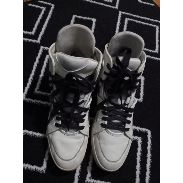 SEPATU SECOND ORIGINAL BRAND DIESEL KEKINIAN TERMURAH