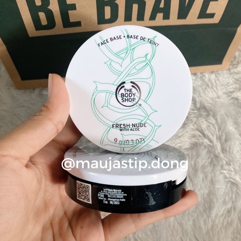 The body shop fresh nude face base (2in1 bedak & foundation)