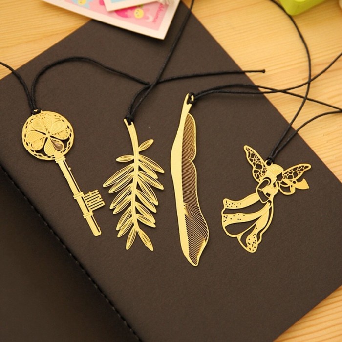 

Spesial Pembatas Buku / Bookmark Leaf 2Nd Edition Limited
