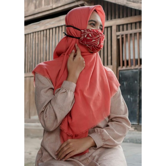 MASKER KAIN MODEL 3D TIGa LAPIS DARI BAHAN PREMIUM DARI BROKAT DAN SONGKER