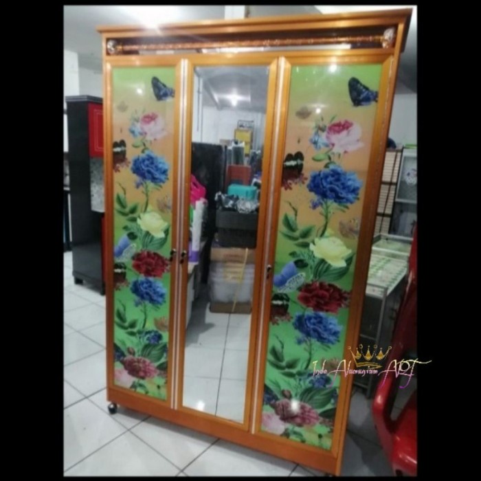 Lemari Baju / Pakaian Pintu 3 Mewah Mebel Alumunium Kaca