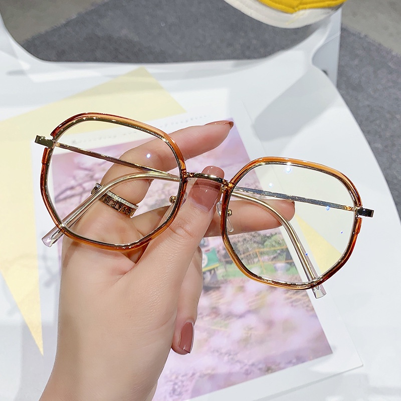 Kacamata Myopia Poligonal Anti Radiasi Untuk Wanita
