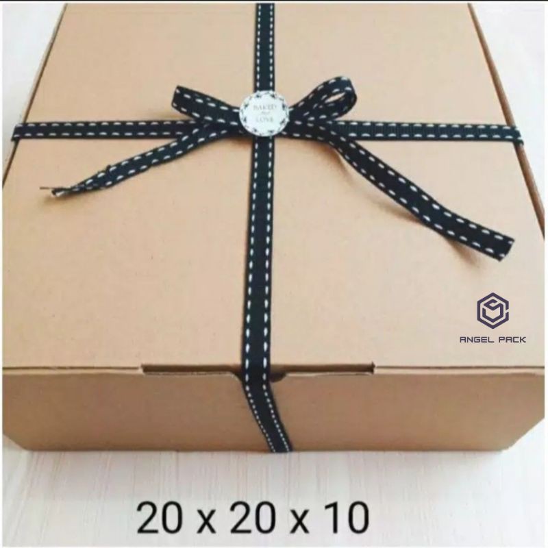 

Box corrugated per 5pcs polos 20x20x10 murah hampers kado kotak kue cake bolu