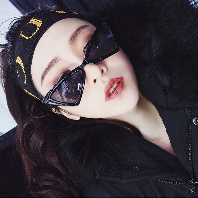 ELFYDO K714 Kacamata Fashion Anti Radiasi Bentuk Triangle Sunglasses Hitam Korea Style Unik