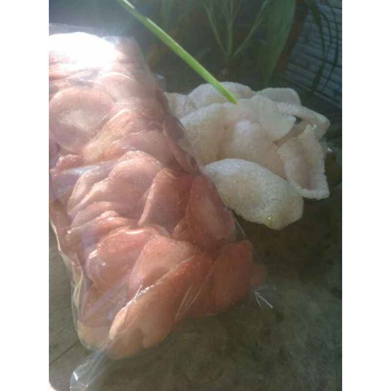 

Kerupuk Terasi Ceu Noneng , Harga per 1/2 Kg