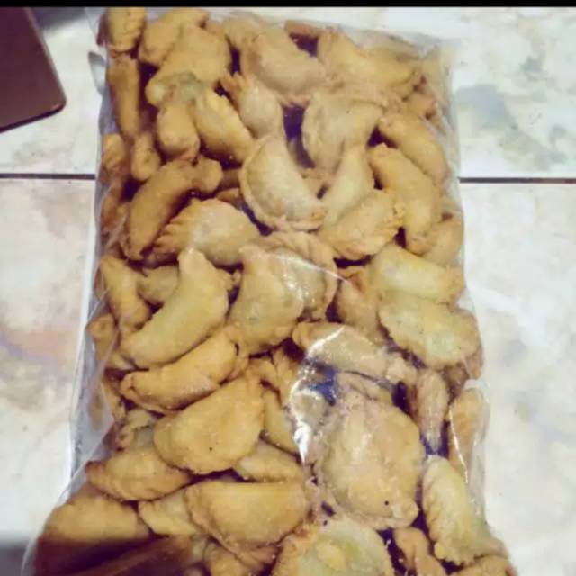 

Pastel mini isi abon ayam ori