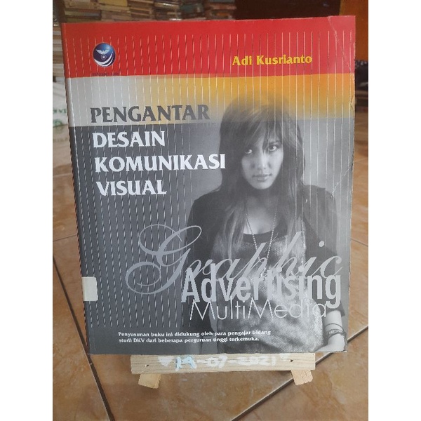 buku pengantar Desain Komunikasi Visual oleh Adi kusrianto