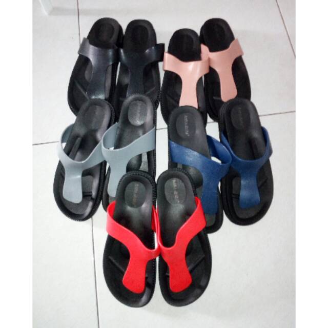 Sandal jepit bara-bara