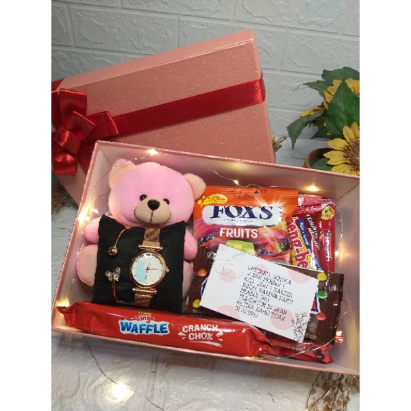 

KADO ULTAH SNACK MEDIUM LED JAM GELANG/BONEKA MINI