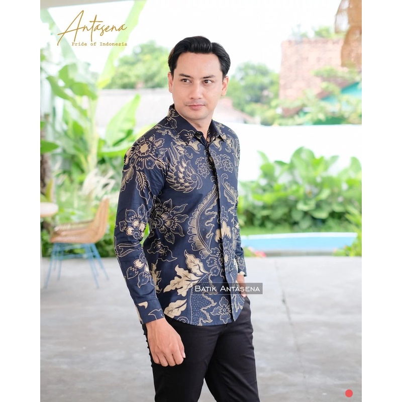 MAHKOTA NAVY Kemeja Batik Pria Lengan Panjang Bahan Katun Halus Lapis Furing