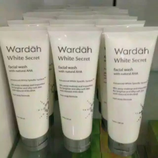 Wardah Crystal Secret Foaming Cleanser / Wardah White Secret Facial Wash with AHA 100ml (100% Original)