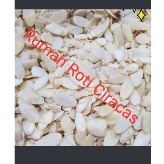 

KACANG ALMOND SLICE POTONG MENTAH REPACK CURAH NUT WHOLE BAKE
