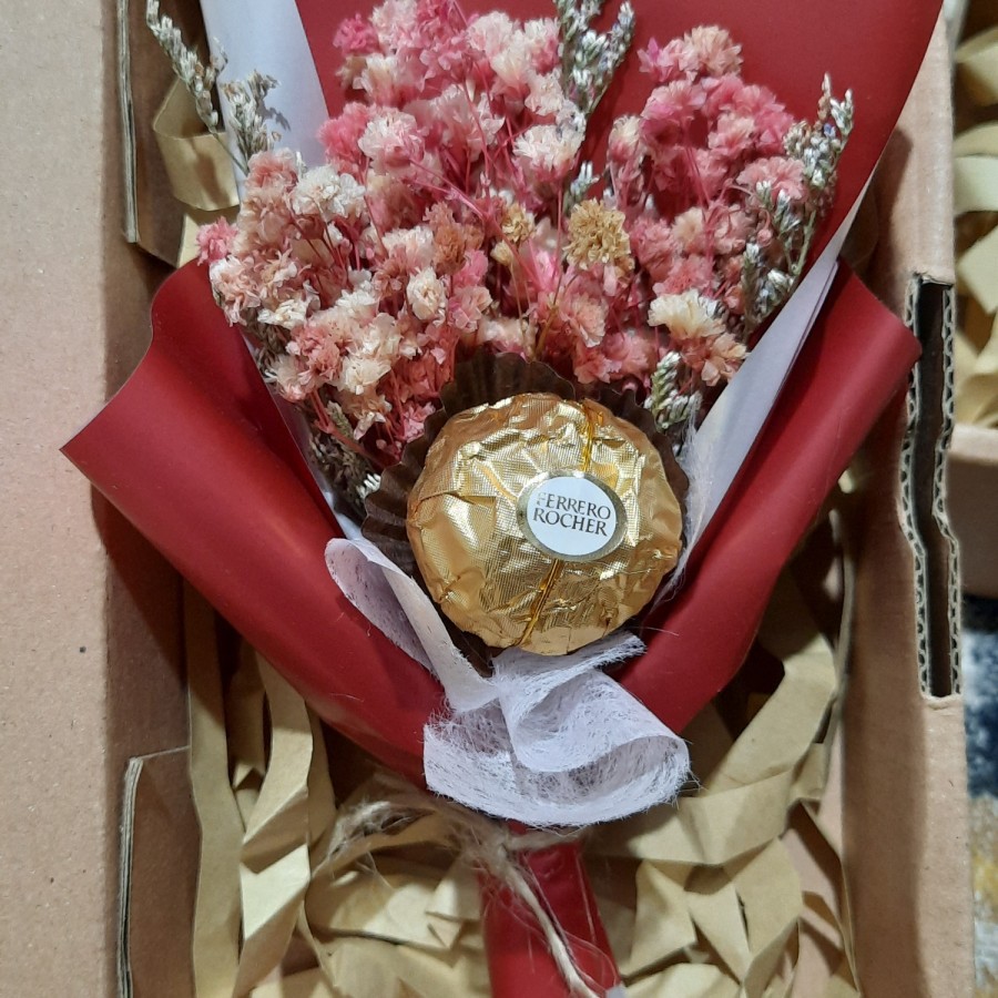 Mini Bouquet Buket Bunga Kering + Ferrero Coklat + Free Card