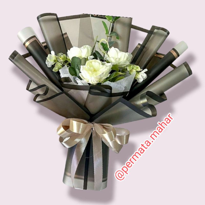 Buket bunga mawar Putih, bucket wisuda, snack, buket uang coklat silverqueen, mukena, hijab