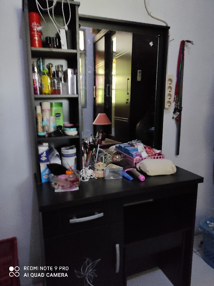 Meja Rias Mr 525