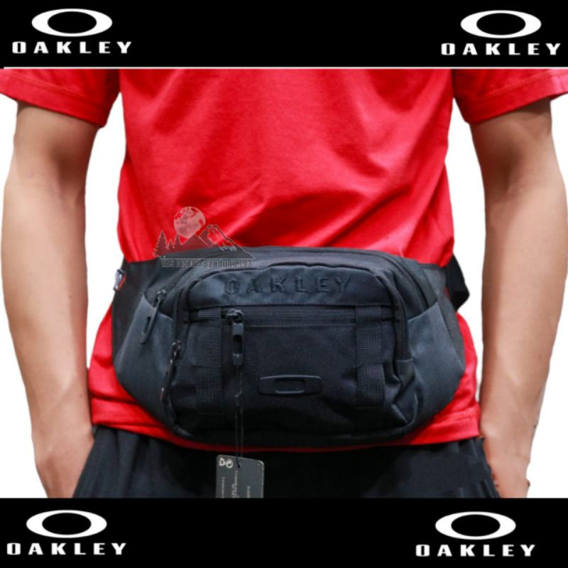 Tas Pinggang waistbag Oakley full black edition / tas Slempang Oakley / waistbag Oakley pria / tas distro/ Tas surfing