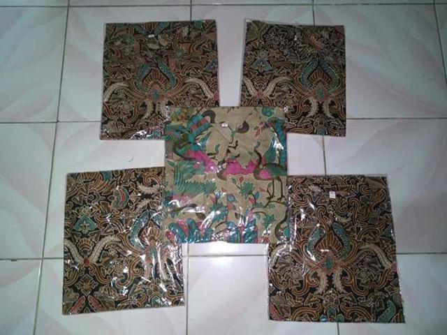 Batik Dianputri | Couple Batik Wanita Blazer Monochrome Motif Garis Seragam Batik Atasanwanita