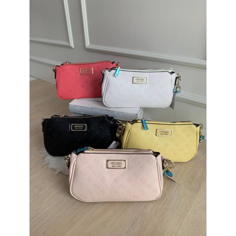 4.4 SALE | GUESSS Logo Love Textured Crossbody Bag