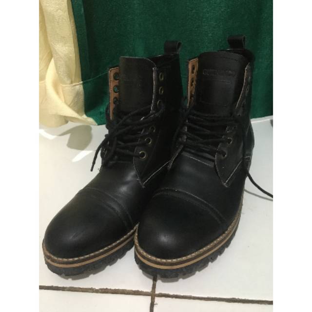 [PRELOVED] Guten Inc Puntondas Dark Knight / Sepatu / Boots