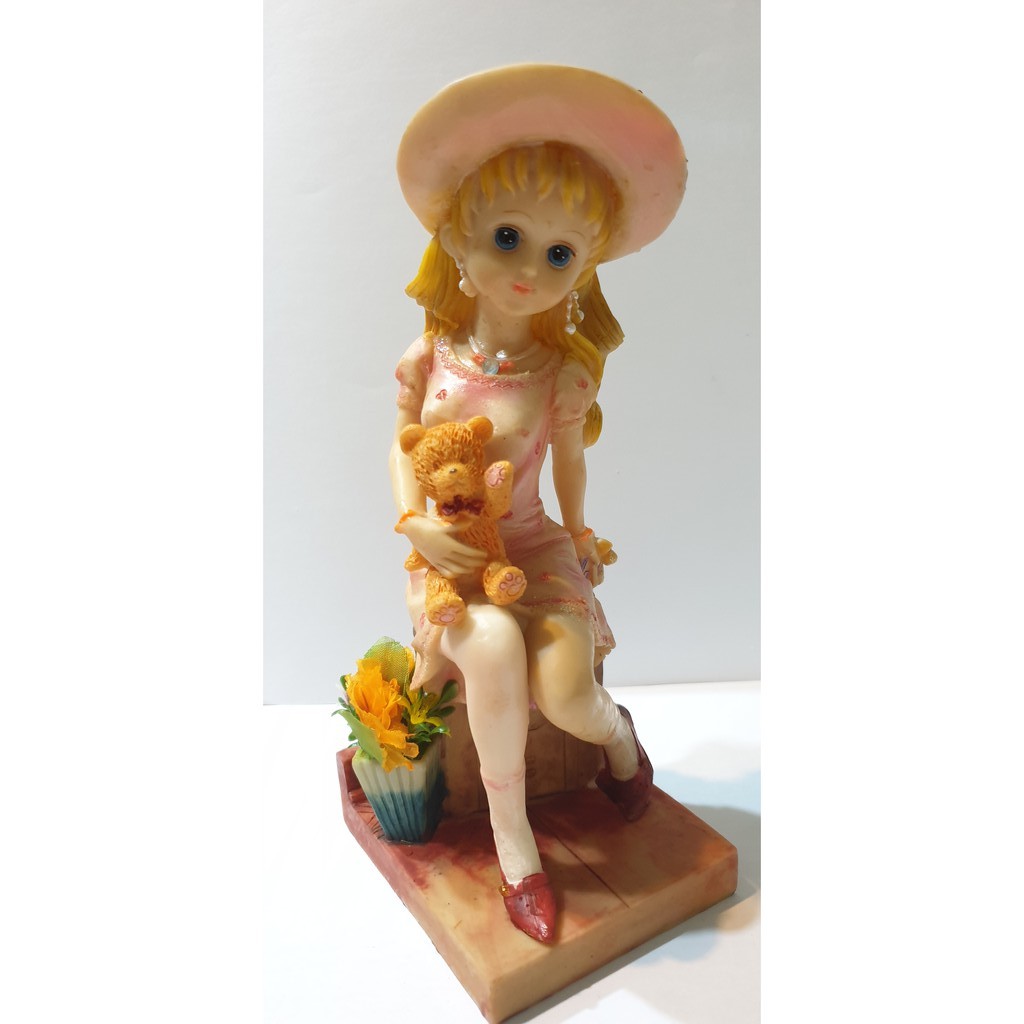 Pajangan Beautiful Girl With Teddy Bear