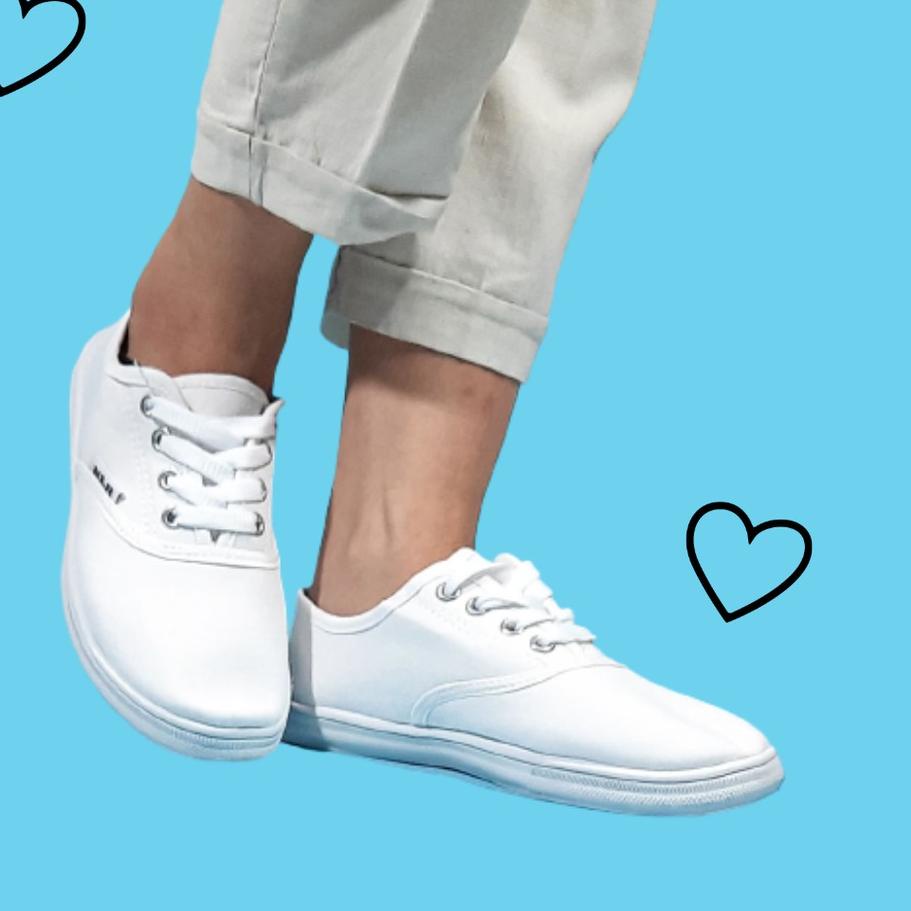 Sepatu Sneakers Wanita Korea Putih Kanvas Tali Import Murah NM0802
