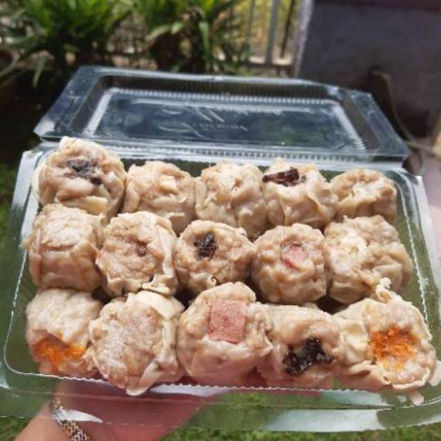 

Dimsum ayam 1 box isi 25 plus saos sambel(Frozen)
