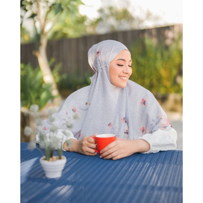 Bergo Ayu by Ayu Lestari