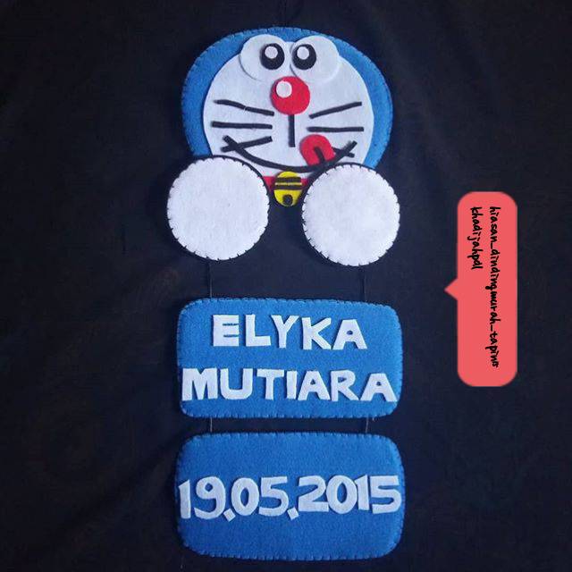 hiasan dinding Papan nama dan tanggal lahir Doraemon  dan keroppi