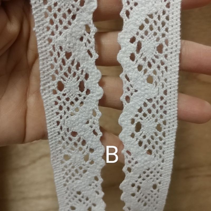 Renda Rajut/Kait 3 cm/10 yard=9 M